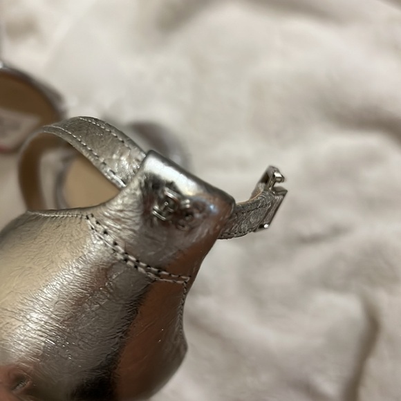 ✅SAM EDELMAN Yaro Ankle-Strap Metallic Leather Sandals - Picture 5 of 8